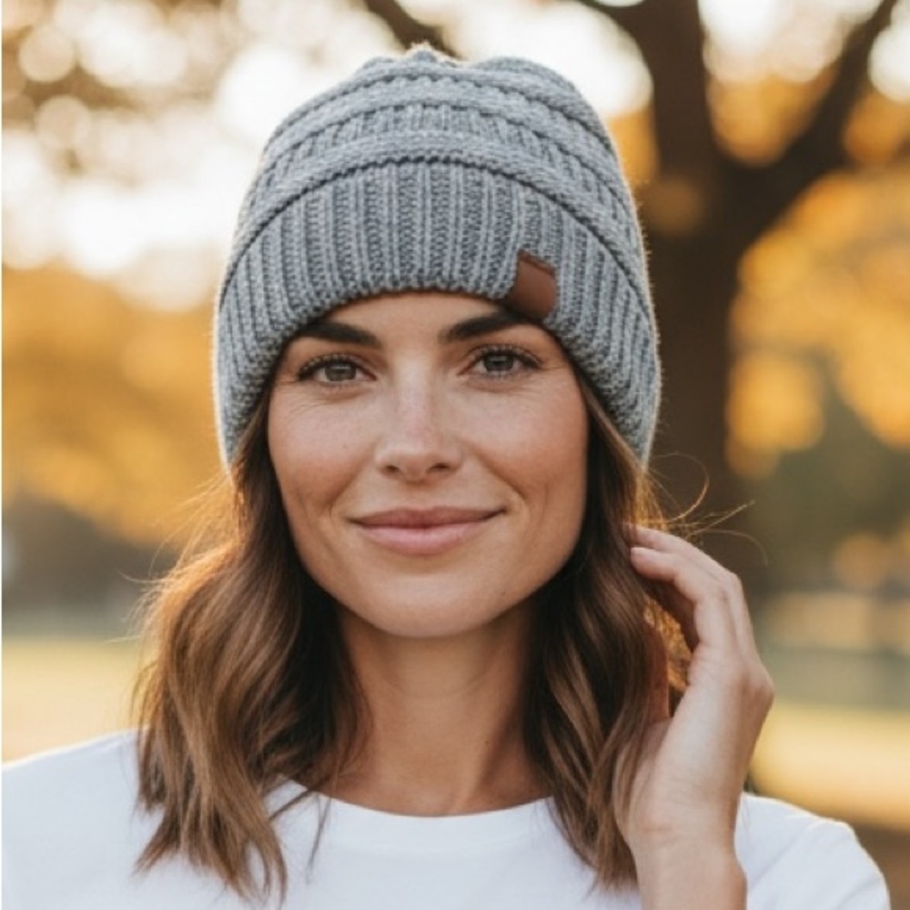 NEW•SO Women’s Gray Glitter Glam Ponytail Knit Beanie - Picture 2 of 6